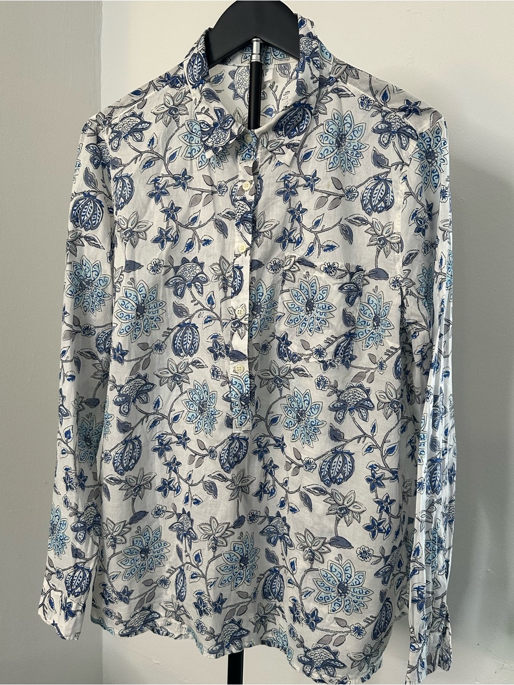 Gap Blue Floral Button Front Lightweight Blouse Size L